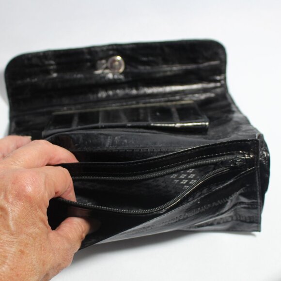 Women's Black Faux Leather Tri-fold Wallet - Picture 5 of 5